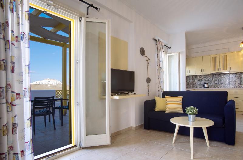 Aelia Apartments & Suites Livadi  Exterior photo